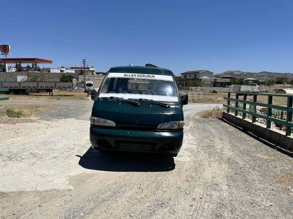 Galeriden Hyundai H 100 2.5 D DLX Camlıvan 1999 Model Gaziantep