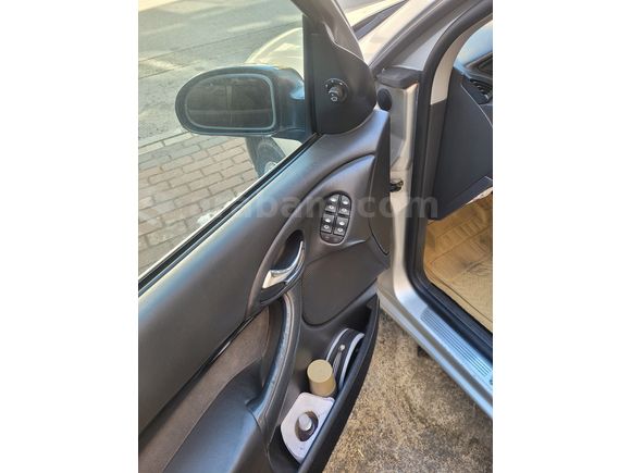 Sahibinden Ford Focus 1.6 Ghia 2003 Model 
