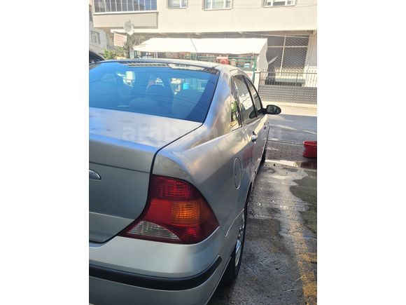 Sahibinden Ford Focus 1.6 Ghia 2003 Model 