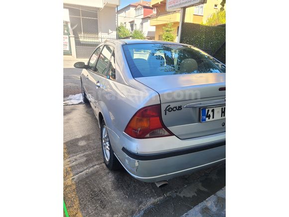 Sahibinden Ford Focus 1.6 Ghia 2003 Model 