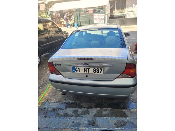 Sahibinden Ford Focus 1.6 Ghia 2003 Model 