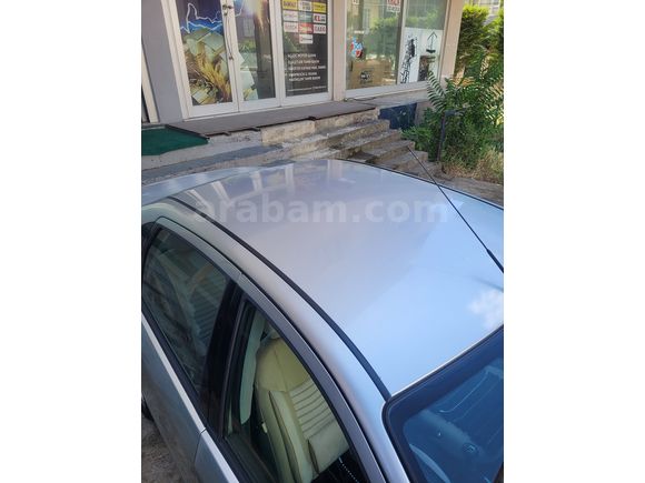 Sahibinden Ford Focus 1.6 Ghia 2003 Model 