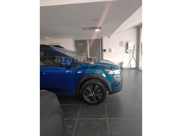 Sahibinden Sandero Stepway 1.0 Tce Expression 2024 Model 8.500 km Sunroof lu.