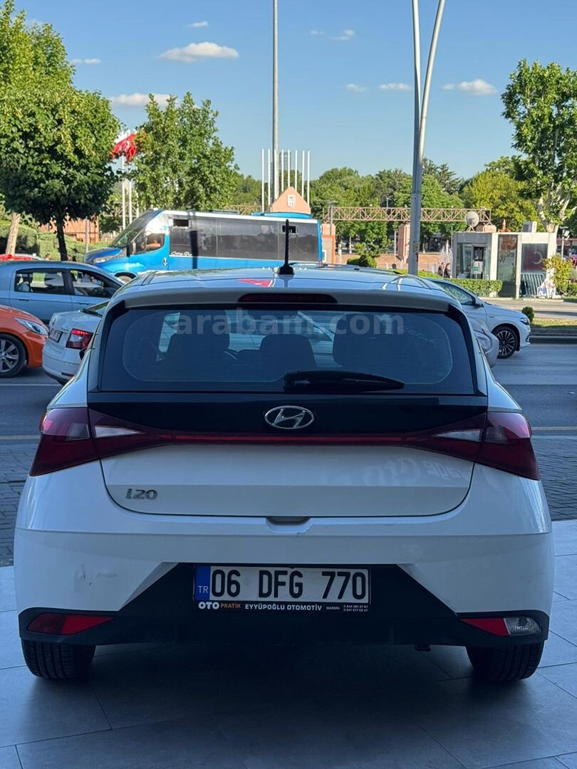 Galeriden Hyundai i20 1.4 MPI Jump 2022 Model Çankırı 80.000 km Beyaz 5