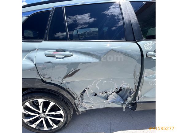 DENİZ VERA OTO'DAN COROLLA CROSS 12.191 KM, PLAKALI-RUHSATLI