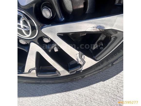 DENİZ VERA OTO'DAN COROLLA CROSS 12.191 KM, PLAKALI-RUHSATLI