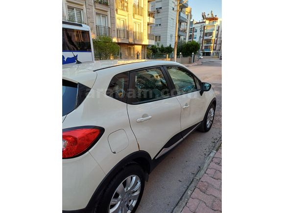 Sahibinden Renault Captur 0.9 Touch 2013 Model