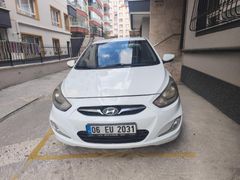 Sahibinden Hyundai Accent Blue 1.4 CVVT Prime 2012 Model  260.000 km Beyaz