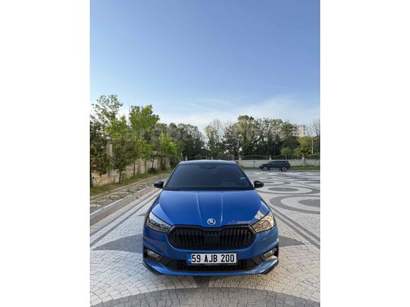 Sahibinden Skoda Fabia 1.5 TSI Monte Carlo 2023 Model  26.610 km Mavi (metalik)