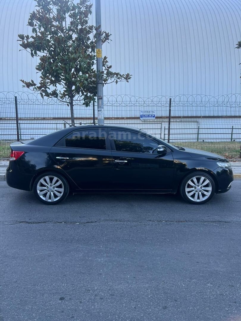 Sahibinden Kia Cerato 1.6 GSL Comfort 2010 Model İstanbul 179.000 km Siyah 5
