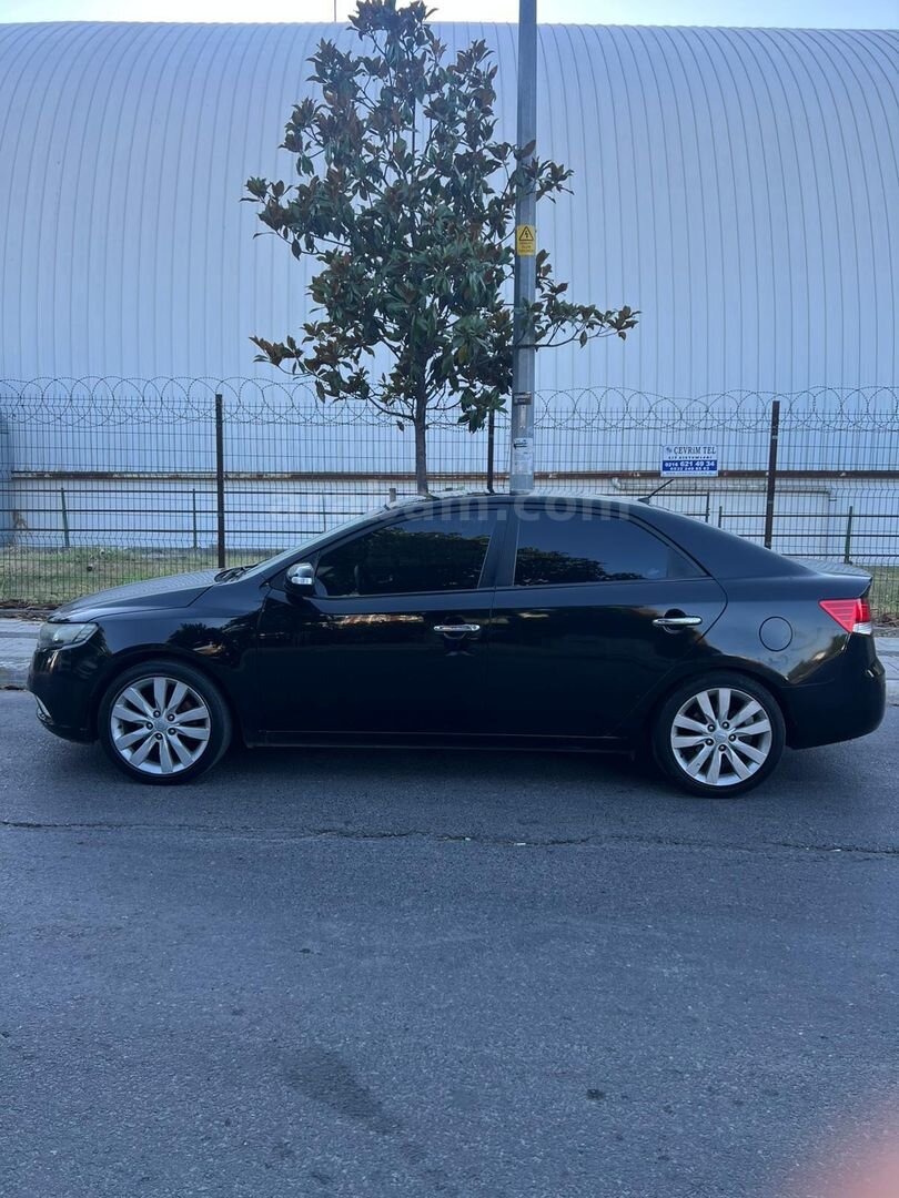 Sahibinden Kia Cerato 1.6 GSL Comfort 2010 Model İstanbul 179.000 km Siyah 2