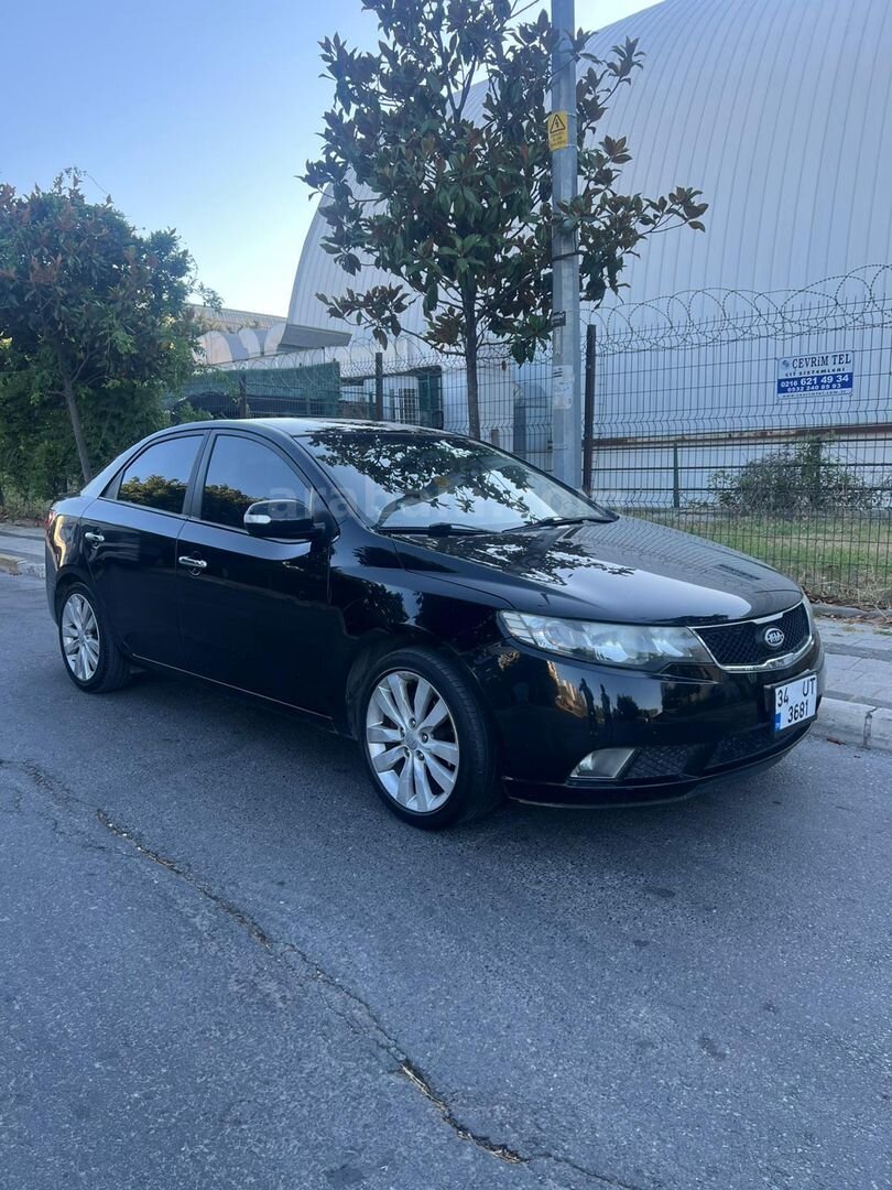 Sahibinden Kia Cerato 1.6 GSL Comfort 2010 Model İstanbul 179.000 km Siyah 3