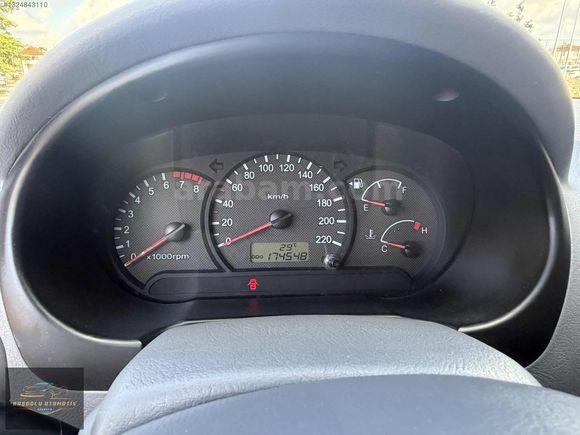 174.000KMDE YETKİLİ SERVİS BAKIMLI 1.6 16 VALF KLİMALI ACCENT