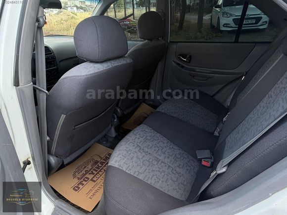 174.000KMDE YETKİLİ SERVİS BAKIMLI 1.6 16 VALF KLİMALI ACCENT