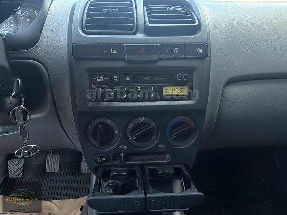 174.000KMDE YETKİLİ SERVİS BAKIMLI 1.6 16 VALF KLİMALI ACCENT