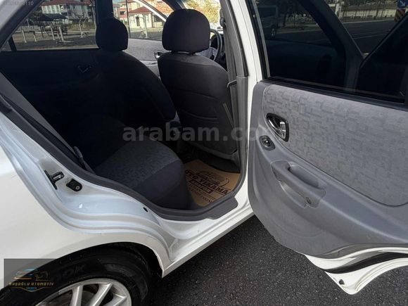 174.000KMDE YETKİLİ SERVİS BAKIMLI 1.6 16 VALF KLİMALI ACCENT