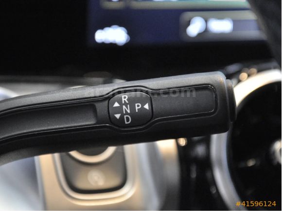 MERCEDESBENZ CERTFIED OTOMOLMERTER 2020 GLB200 PROGRESIVE