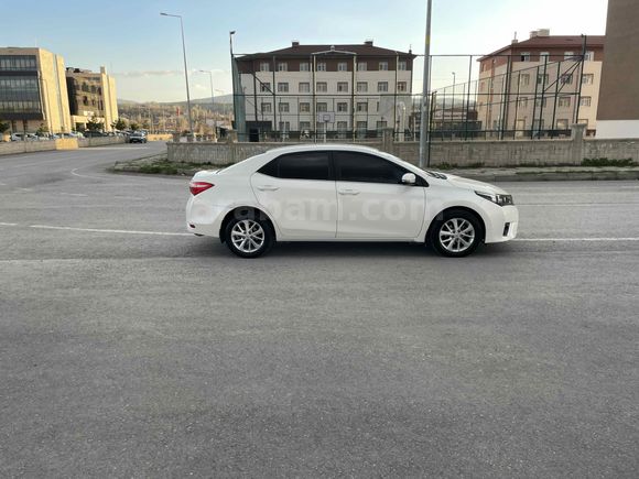 Sahibinden Toyota Corolla 1.6 Advance 2015 Model 
