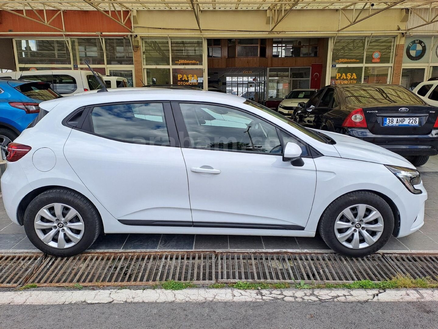 Galeriden Renault Clio 1.0 SCe Joy 2022 Model Kayseri 70.000 km Beyaz 4