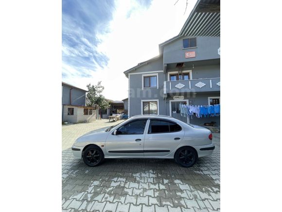 Sahibinden Renault Megane 2.0 RXT 2000 Model 