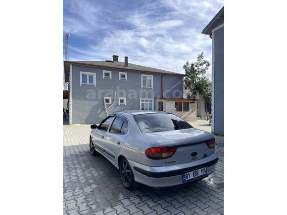 Sahibinden Renault Megane 2.0 RXT 2000 Model 