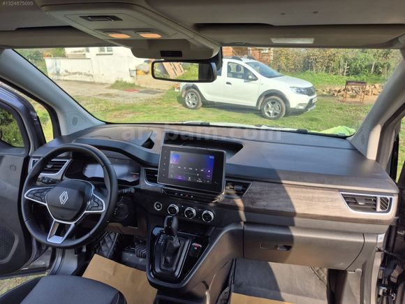 2025 KANGO 1.3 TURBO OTOMATİK VİTES 14 BİN KM'DE CAM GİBİ