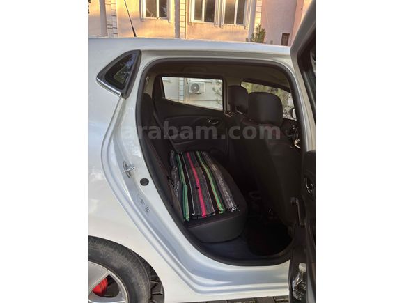 Sahibinden Renault Clio 0.9 TCe Touch 2012 Model 