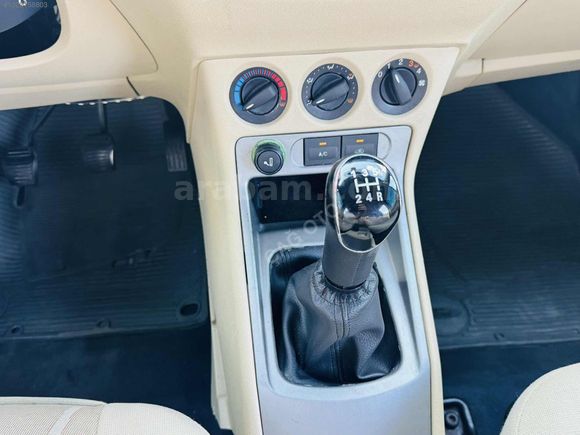 2012 CONNECT 1.8 GLX EN FUL PAKET ÇİFT SÜRGÜ 154 BİNDE ORJİNAL