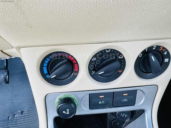 2012 CONNECT 1.8 GLX EN FUL PAKET ÇİFT SÜRGÜ 154 BİNDE ORJİNAL