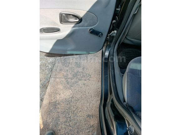 Sahibinden Renault Clio 1.4 RTA 2001 Model