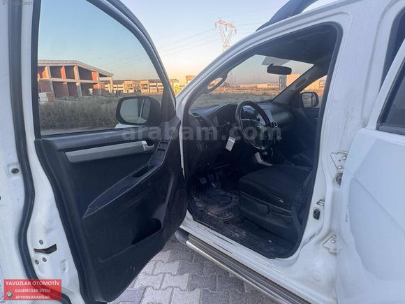 ISUZU D MAX 4X2 ÇİFT KABİNLİ 2012 MODEL
