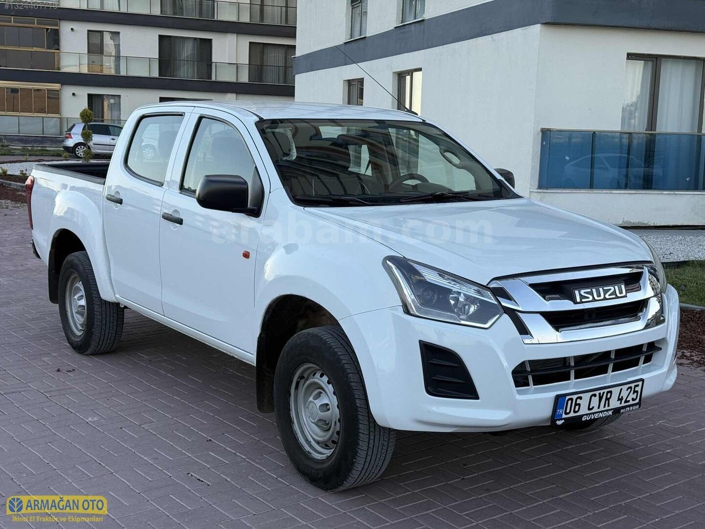 ISUZU 4X4 EN AZ YAKAN 6 İLERİ ARMAĞAN OTO POLATLI 3