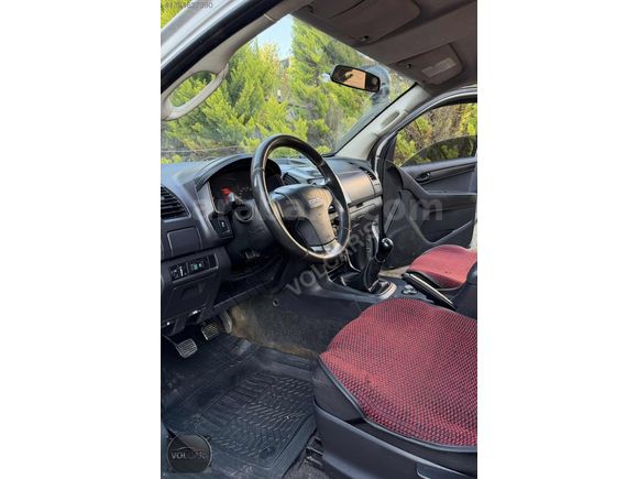 VOLCAR'S 2012 MODEL 4X4 ISUZU D-MAX
