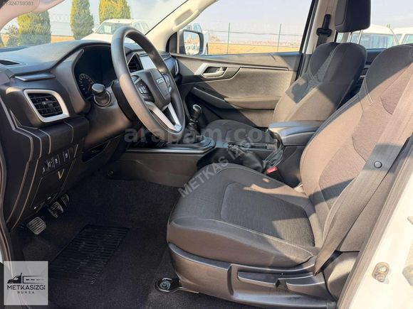 İZGİ'DEN 2024 MODEL 30 BİN KM'DE 1.9 ISUZU D'MAX 4X2 (MANUEL)