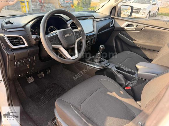 İZGİ'DEN 2024 MODEL 30 BİN KM'DE 1.9 ISUZU D'MAX 4X2 (MANUEL)