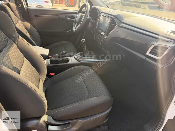 İZGİ'DEN 2024 MODEL 30 BİN KM'DE 1.9 ISUZU D'MAX 4X2 (MANUEL)