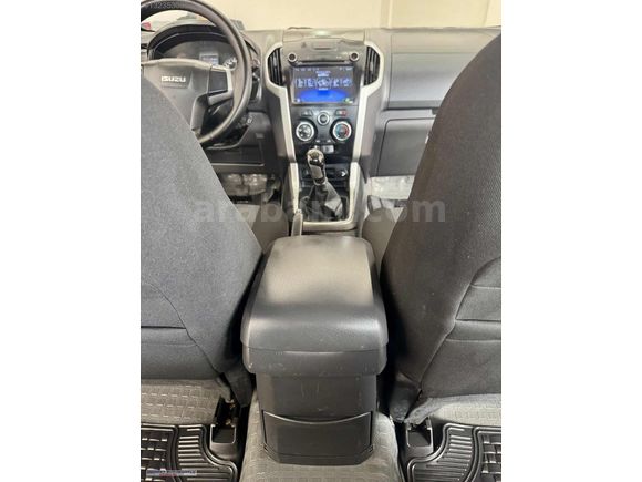 2017 MODEL ISUZU D-MAX 2.5TDİ 163HP 4X2 LİMİTED %20 FATURALI