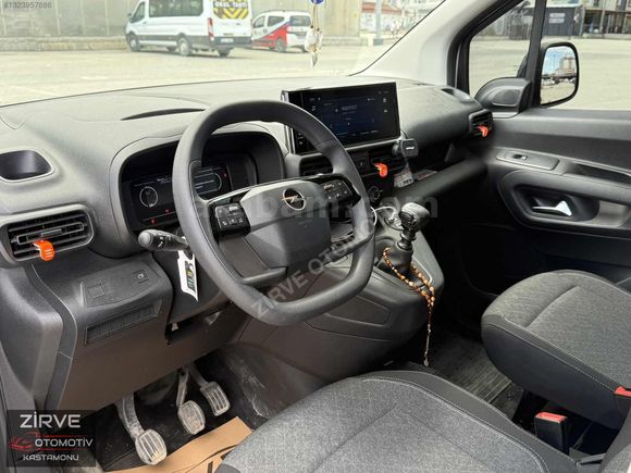 BOYASIZ 2025 MODEL OPEL COMBO 1.5 DİZEL 24.000 km