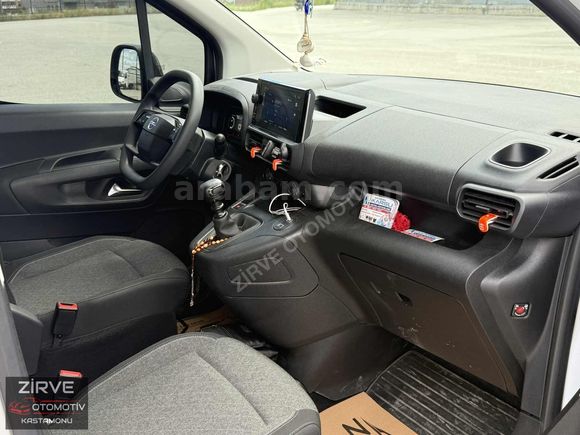 BOYASIZ 2025 MODEL OPEL COMBO 1.5 DİZEL 24.000 km