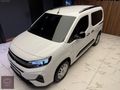 CEMRE OTO 'dan BOYASIZ 2025 OPEL COMBO 1.5D Essential 130 HP