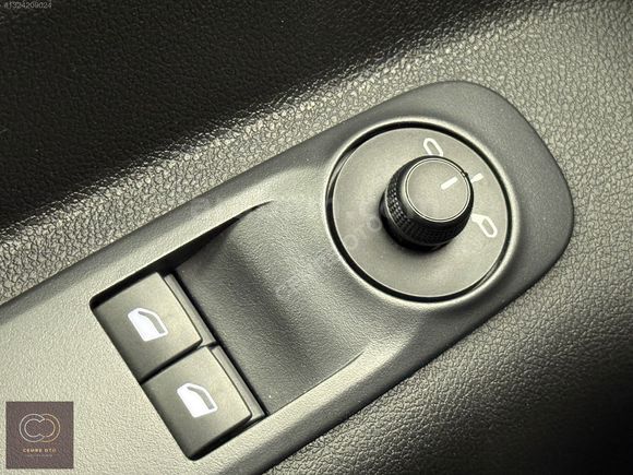 CEMRE OTO 'dan BOYASIZ 2025 OPEL COMBO 1.5D Essential 130 HP