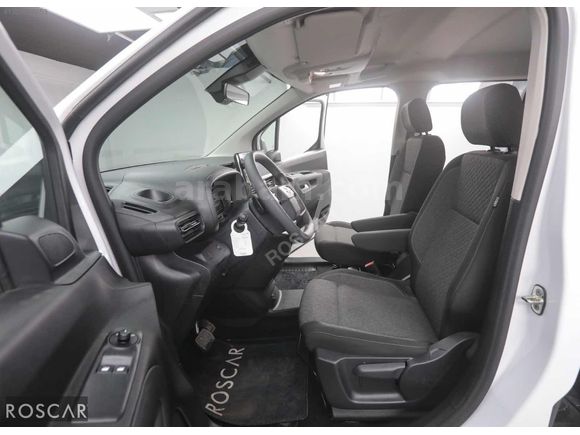 ROSCAR'DAN 2026 OPEL COMBO 1.5D ESSENTİAL 29.000KM %20 KDV