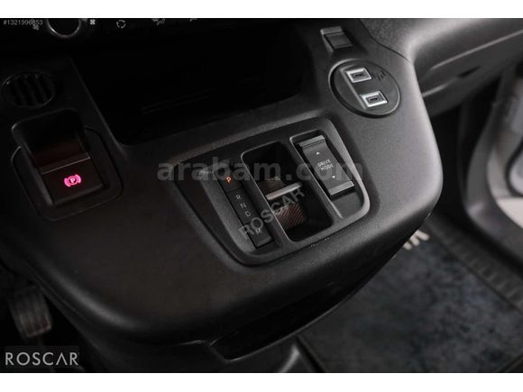 ROSCAR'DAN 2026 OPEL COMBO 1.5D ESSENTİAL 29.000KM %20 KDV