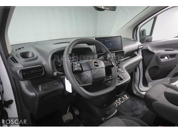 ROSCAR'DAN 2026 OPEL COMBO 1.5D ESSENTİAL 29.000KM %20 KDV