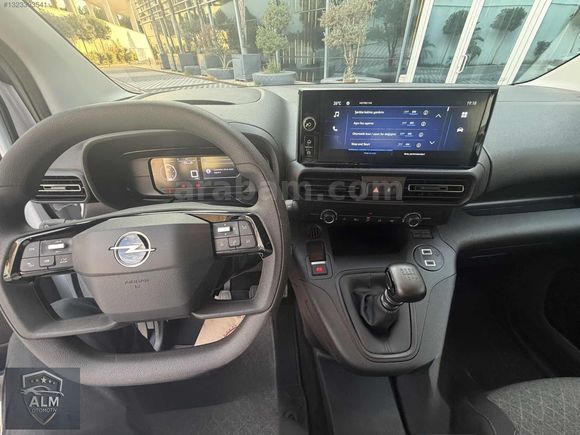 2025 COMBO 1,5 D Essential 17.000 km %20 Ftr hatasız