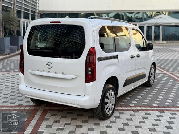 2025 COMBO 1,5 D Essential 17.000 km %20 Ftr hatasız
