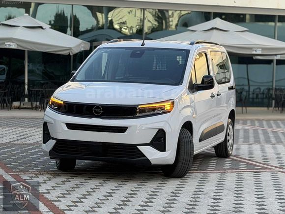 2025 COMBO 1,5 D Essential 17.000 km %20 Ftr hatasız