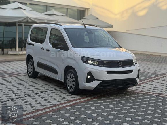 2025 COMBO 1,5 D Essential 17.000 km %20 Ftr hatasız