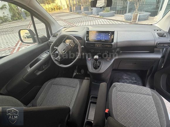 2025 COMBO 1,5 D Essential 17.000 km %20 Ftr hatasız