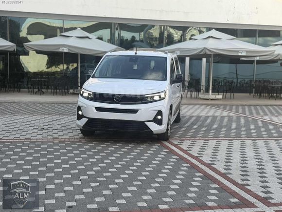 2025 COMBO 1,5 D Essential 17.000 km %20 Ftr hatasız